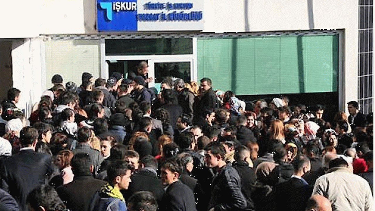 İşsizlik fonunda sürpriz karar: Devlet payı yarıya indi