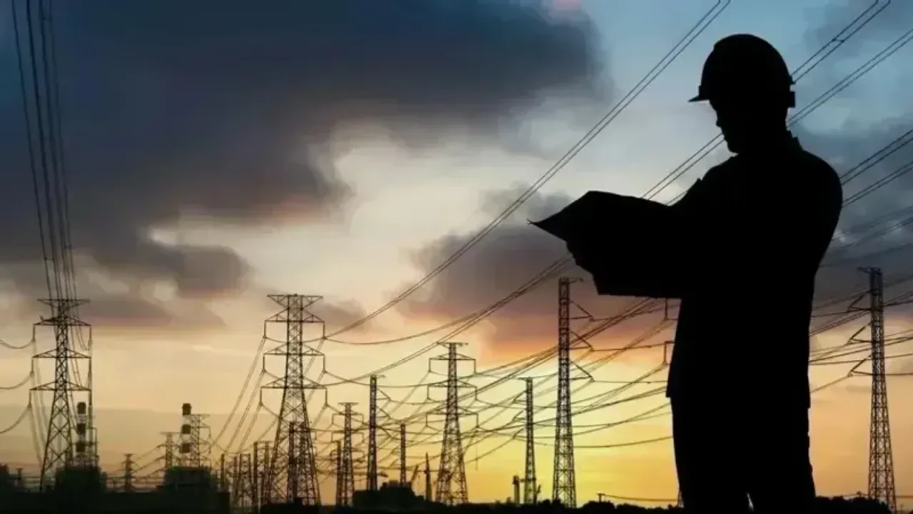 Türkiye'de Elektrik Tüketimi Zirveye Ulaştı, Üretim Tüketimi Aştı