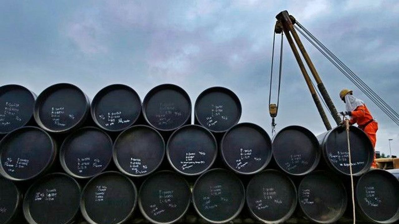 OPEC+ üretimi artırıyor; brent petrol fiyatları düştü! Akaryakıta yeni bir indirim gelir mi?