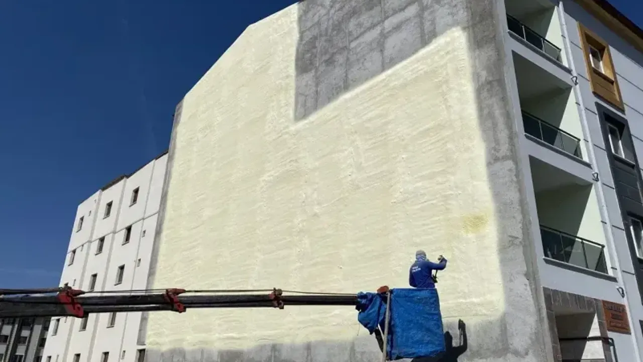 Poliüretan Sprey Köpük Çatı ve Teras Yalıtımı: Fiyatlar, Avantajlar ve Bilmeniz Gerekenler 