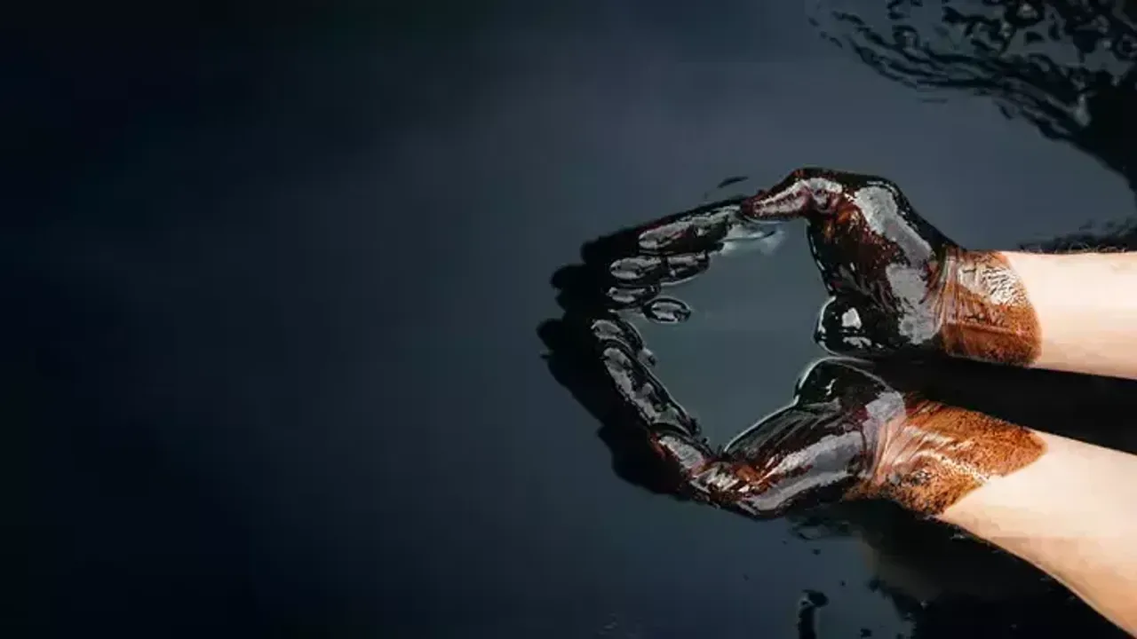 Rusya'nın saldırıları yaptırım endişelerine tavan yaptırdı; brent petrol fiyatları yükseldi! Akaryakıta yeni bir zam gelir mi?