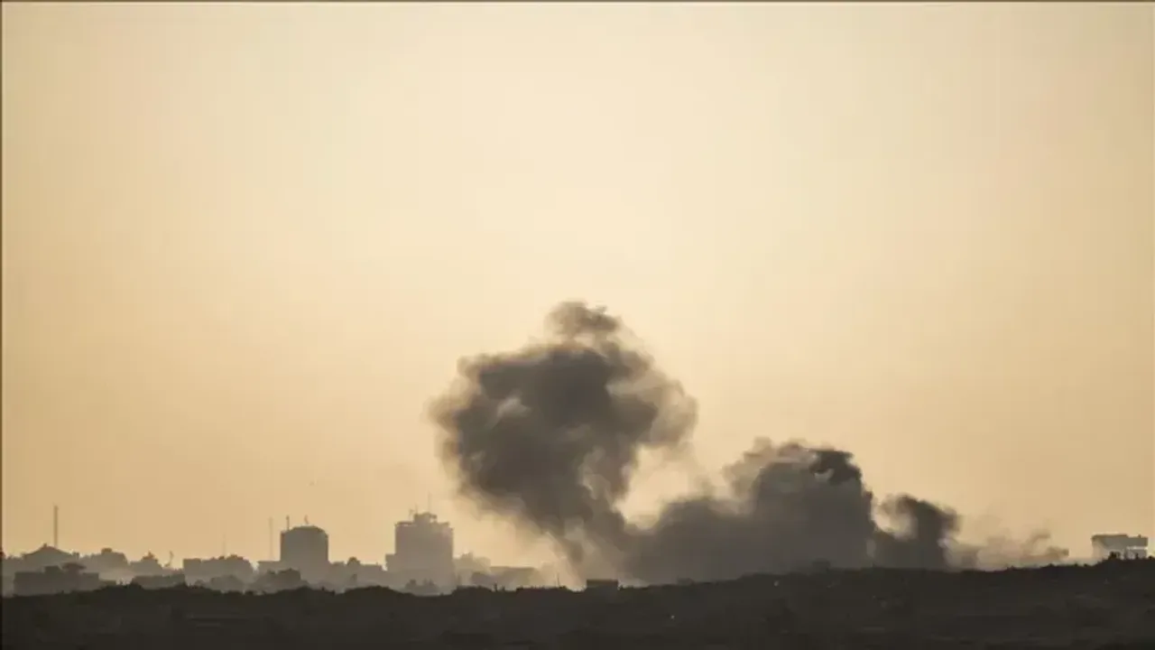 İsrail ordusu Gazze'de yüzlerce Filistinlinin sığındığı ''Barış'' binasını yıktı