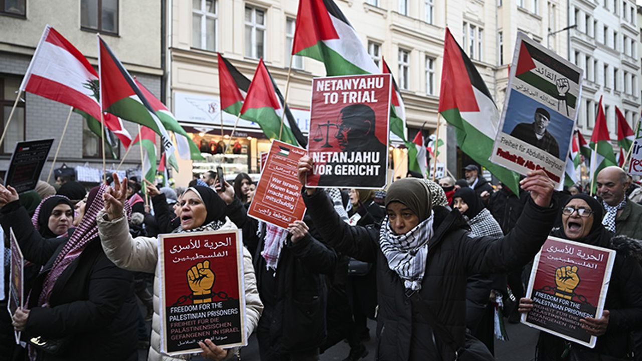Berlin’de Filistin’e destek gösterisi: “Alman hükümeti İsrail’in suç ortağı”
