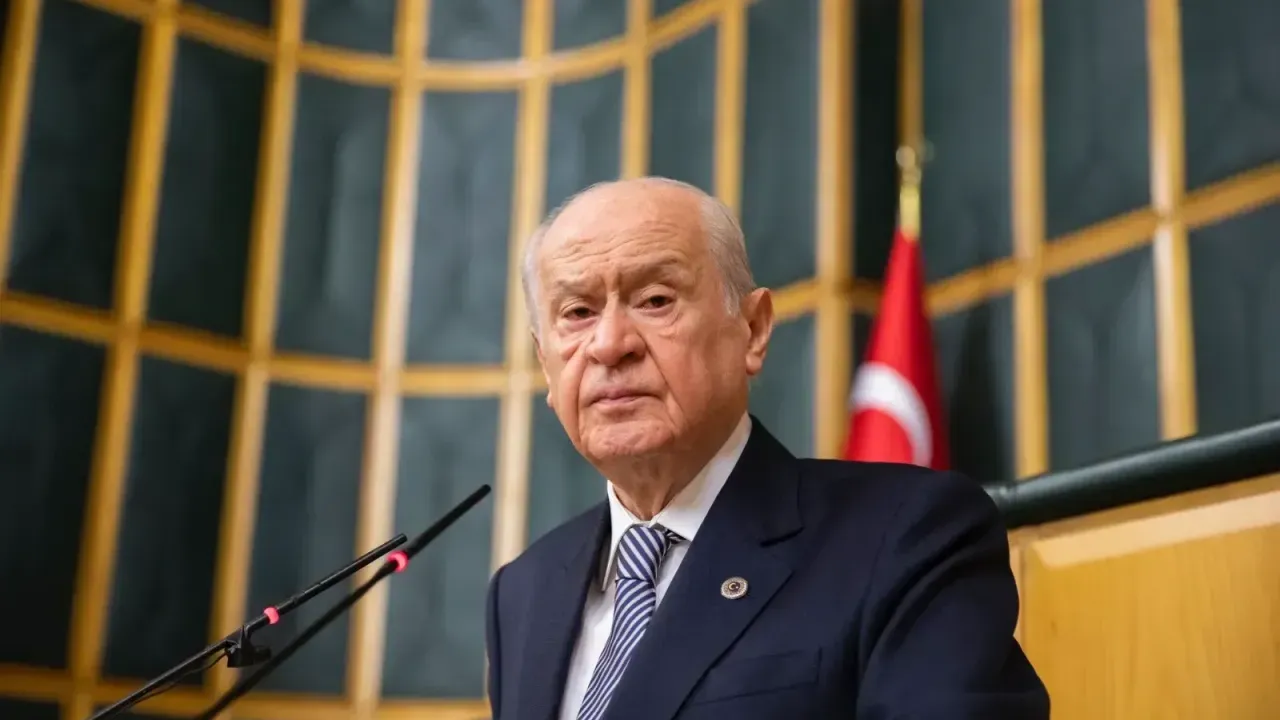 Mutlak butlan kararı Ankara'yı karıştırdı… Ak Parti sessizliğini korurken, Bahçeli 'Feragat” çağrısı yaptı Kurultay ve uzlaşı Senaryoları masada