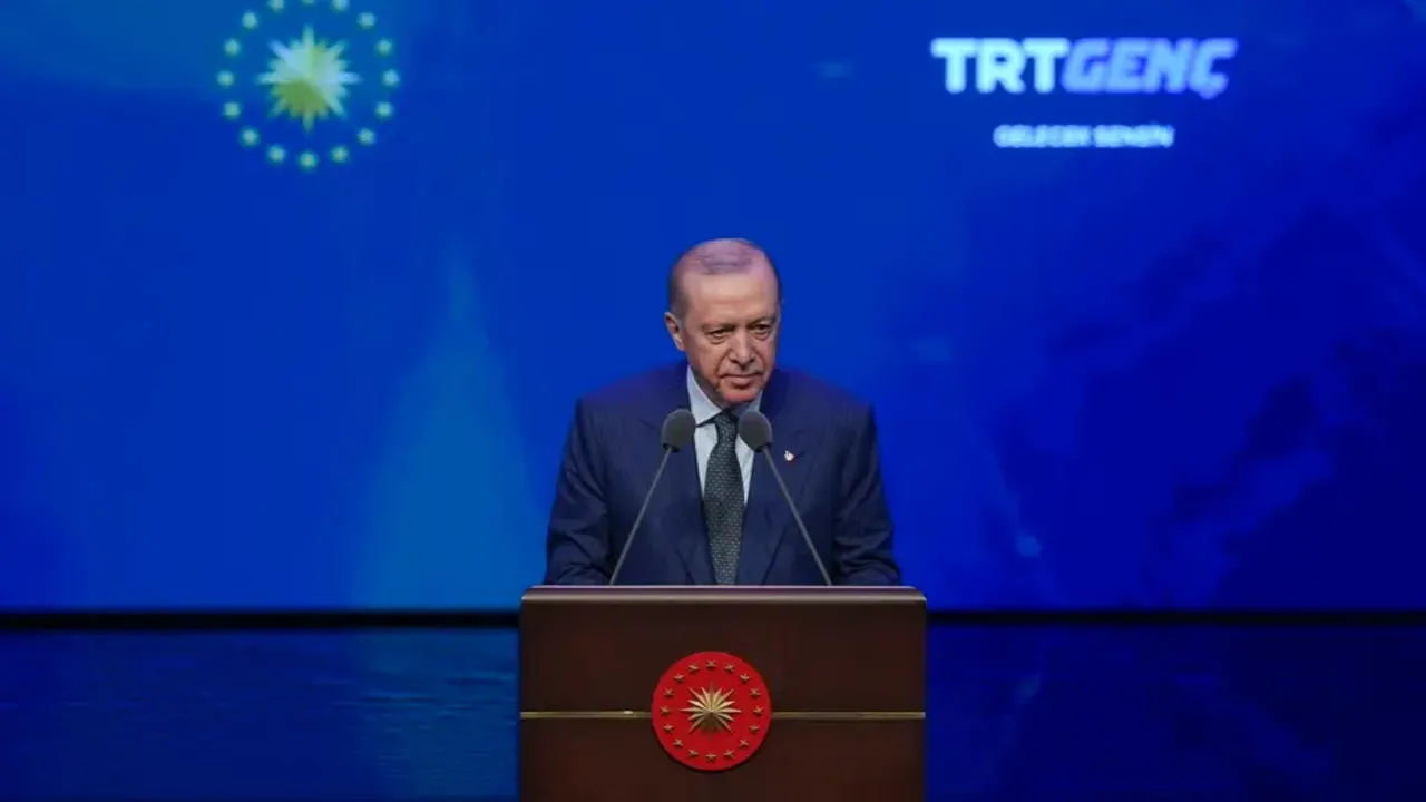 Cumhurbaşkanı Erdoğan: "Uyuşturucu, alkol, bahis, kumar ve sigara bağımlılığı, milli bünyemiz açısından terör kadar hatta terörden daha zararlı boyutlara ulaşmıştır"