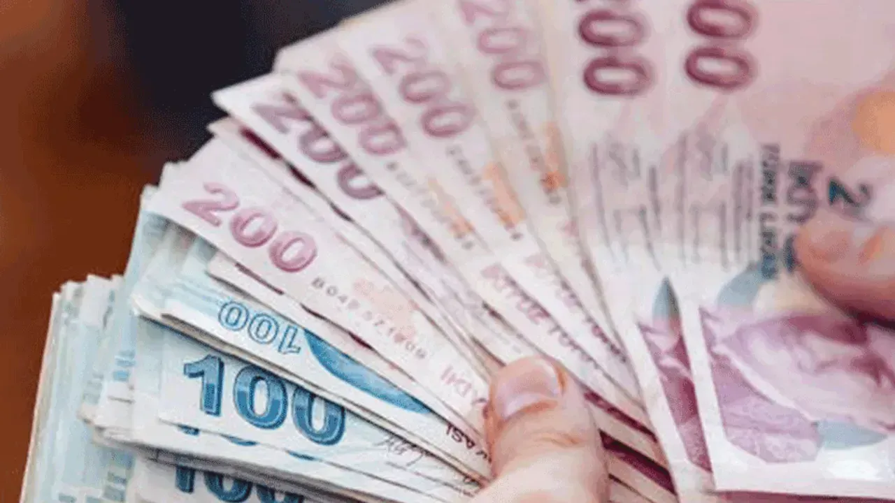En düşük emekli maaşı “en düşük maaş olarak” komisyondan geçti
