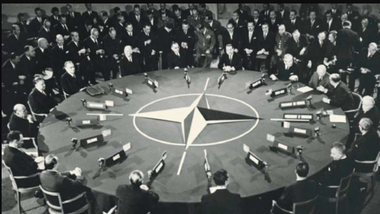 74 sene önce bugün ne oldu? Hangi bağlayıcı anlaşmaya imza attık? Hayır mı oldu şer mi oldu siz karar verin!