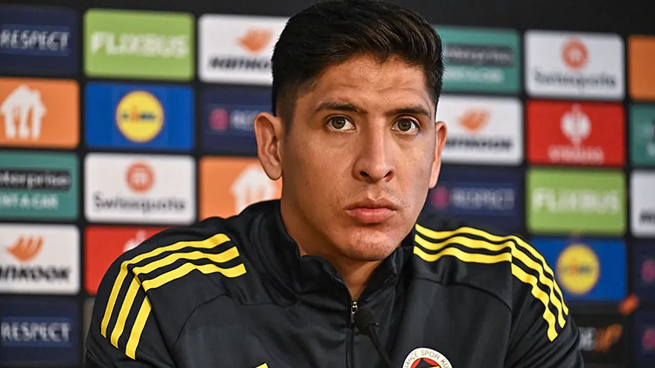 Fenerbahçeli futbolcu Edson Alvarez ameliyat masasına yattı