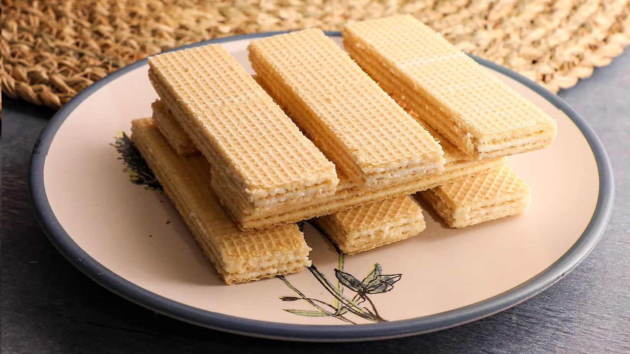 Market çalışanlarının marifeti! Bir gofret için demans hastası kadının hesabını boşalttılar!