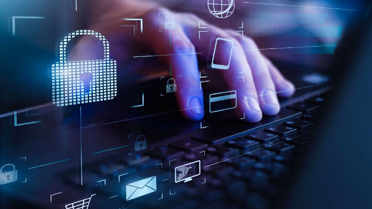 Bolu'da öğretmenler siber suçlara ilişkin bilgilendirildi