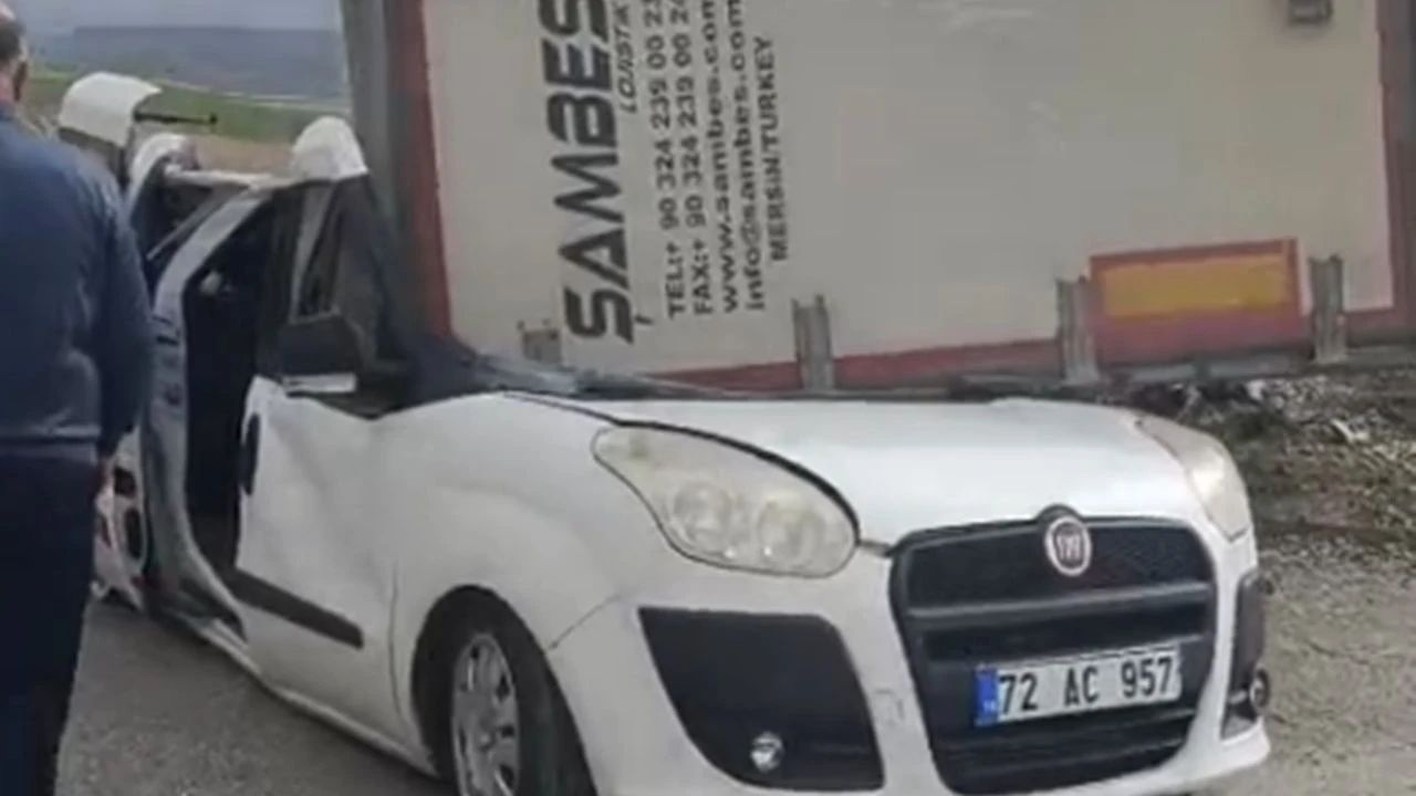 Hasankeyf’te TIR’ın dorsesi radar arcının üzerine devrildi: Facianın eşiğinden dönüldü