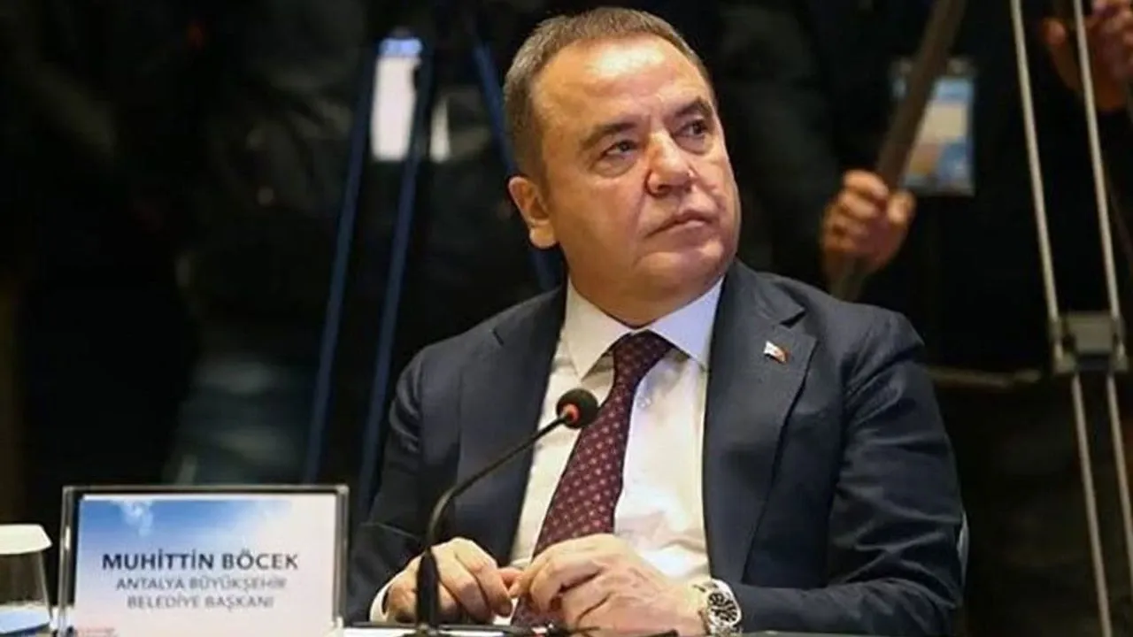 Böcek ailesine rüşvet şoku: Tüm mal varlıklarına el konuldu