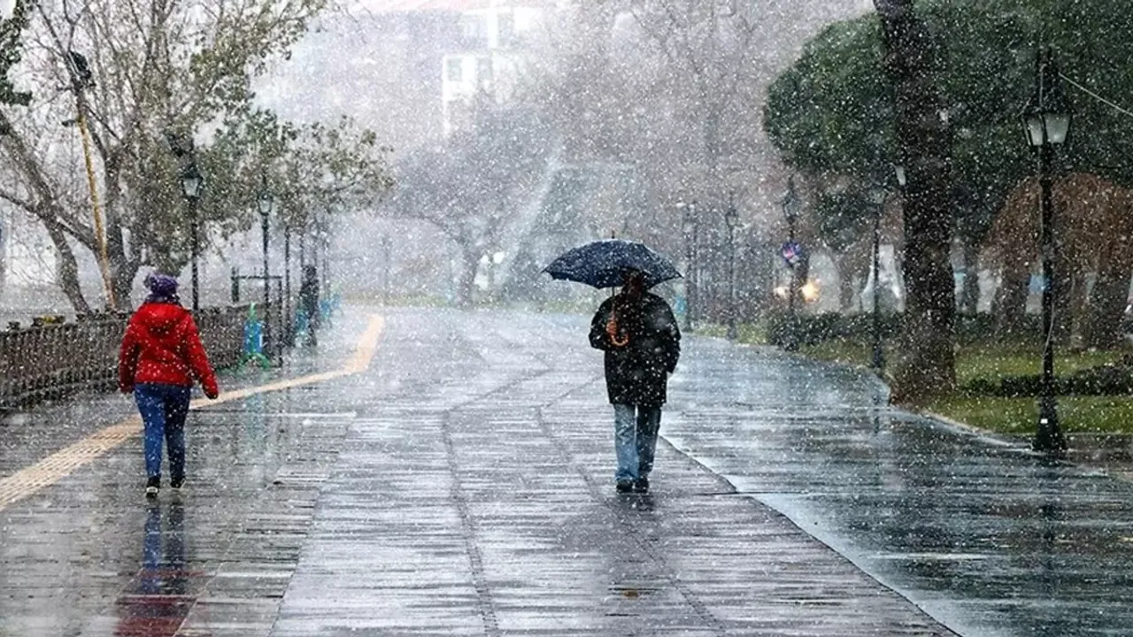 İstanbul'a yağmur geliyor! 14 ile sarı kodlu uyarı