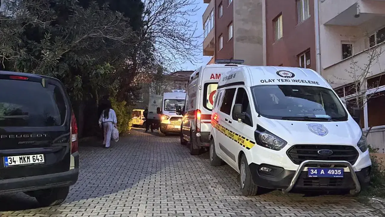 Üsküdar'da kan donduran katliam: Anne ve babasını öldürdü!