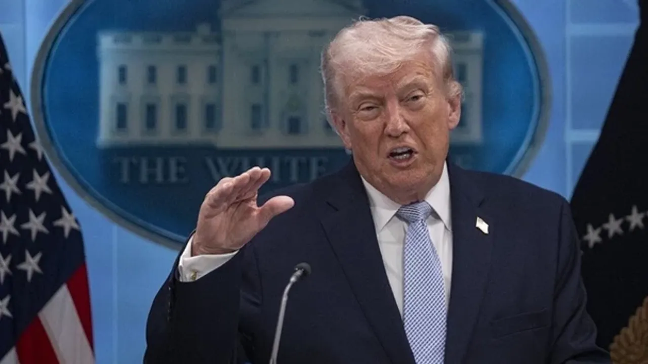 İnanılmaz bir sorumsuzlukla yere attı! Entrikalar ağı küresel siyonist çete! 'Trump’ın Şemsiyesi' neyi anlattı?