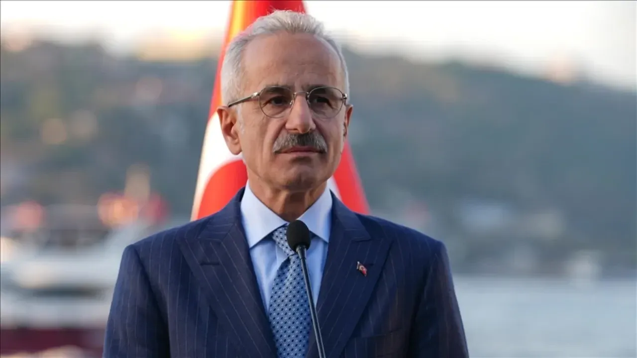 Bakan Uraloğlu dikkat çeken açıklama! 2,5 saatlik yol 18 dakikaya iniyor