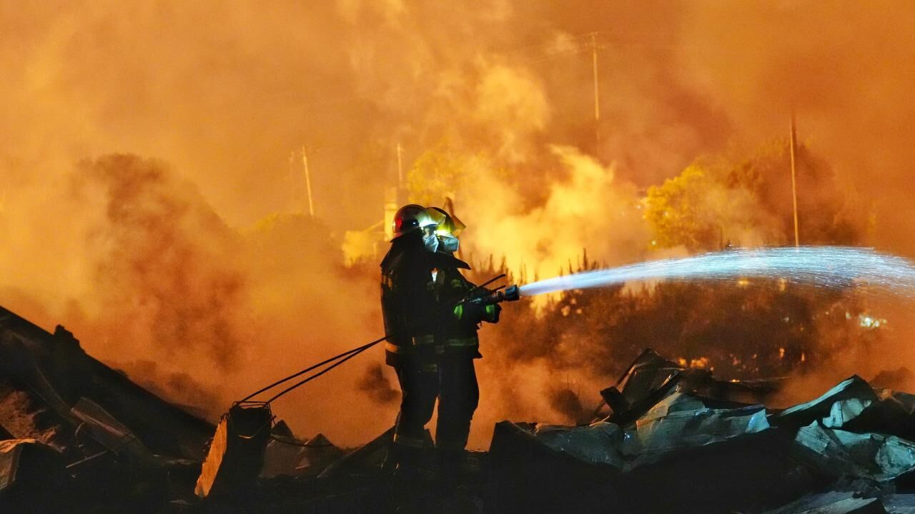 Havai fişek üretim üssünde patlama: Çok sayıda ölü ve yaralı var!
