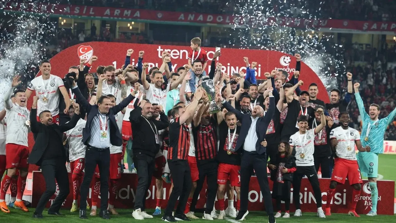 25 Mayıs Spor Manşetleri: Beşiktaş, Fenerbahçe, Galatasaray ve Trabzonspor