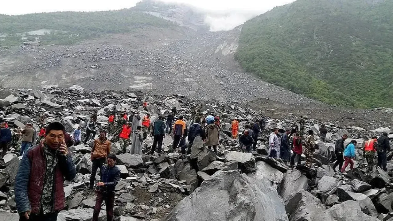 Gansu’da acı bilanço: Heyelan felaketinde 21 can kaybı!