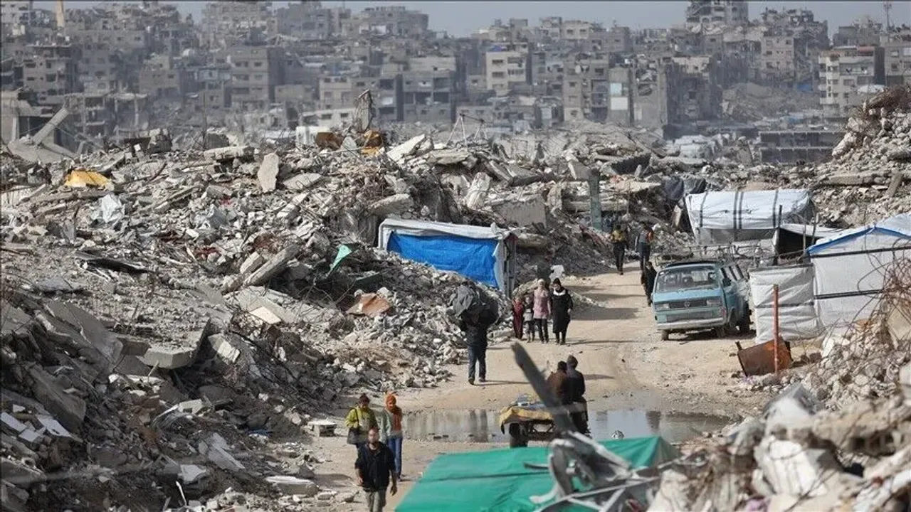 Kahire’de kritik saatler: Gazze’de devir teslim için heyetler masada