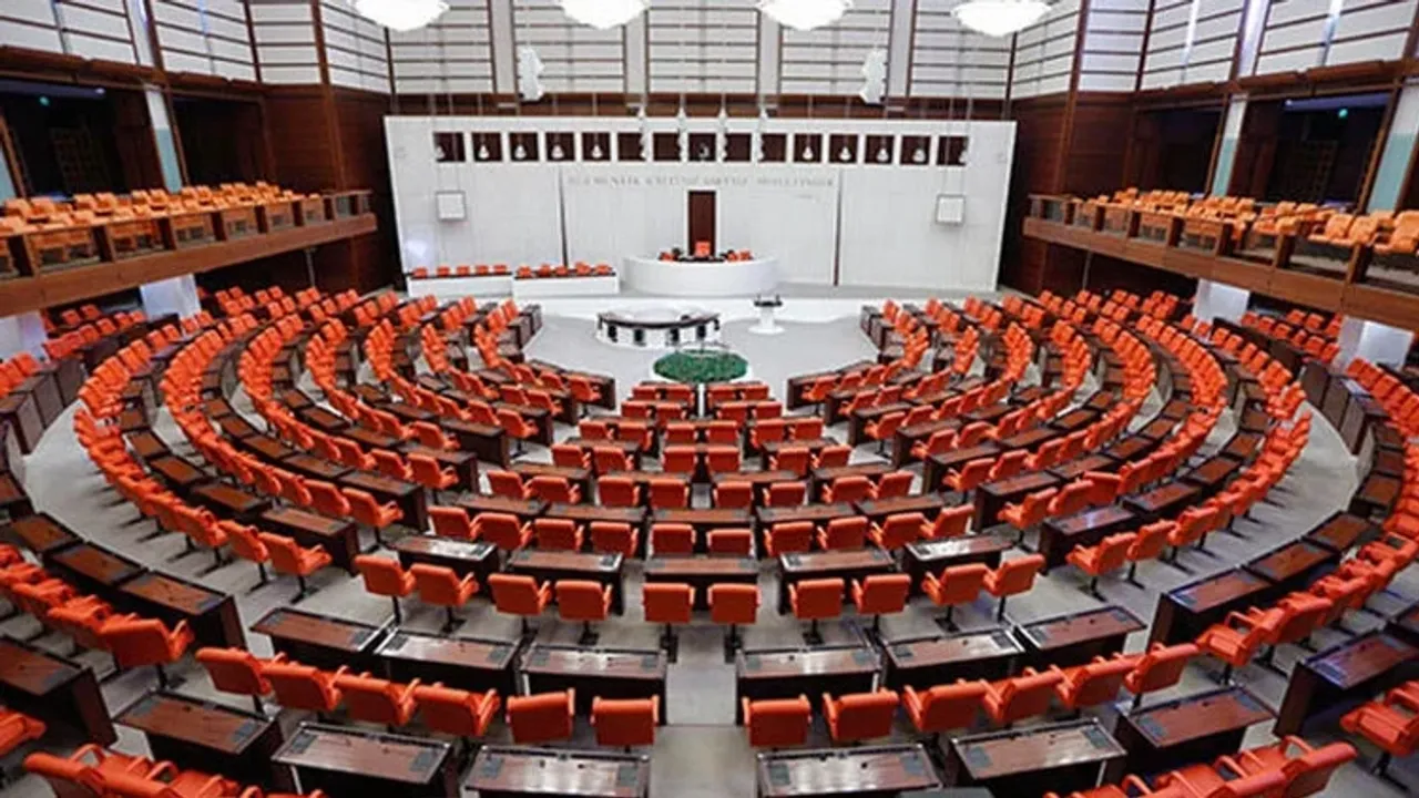 Meclis’te yeni yasama yılı başlıyor: Milyonları ilgilendiren düzenlemeler gündemde