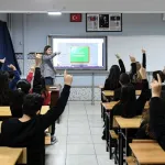 Çocuklarımızı eğitiyor muyuz, öğütüyor muyuz? Okullar açılırken çok önemli tespitler