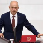 Yeni Yol Grubu düşmedi: CHP'li Kasap'tan sürpriz istifa