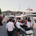 Bodrum'da koyda yaralanan genç ekiplerce kurtarıldı