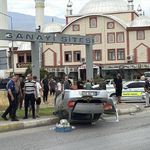 Erzincan'da takla atan otomobildeki 2 kişi yaralandı