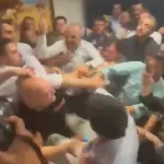 CHP ile Yeni Parti anlaşamadı... Yumruklar konuştu!  Belediye AK Parti’ye geçti