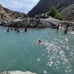 Erzincan'da 40 derece çilesi: Dereyi kesip havuz yaptılar