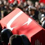 İstanbul'da trafik uygulamasında silahlı saldırıya uğrayan polis şehit oldu