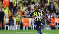 Fenerbahçe penaltı kullanırken taraftarlar Talisca'ya sert tepki gösterdi! 