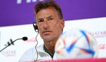 Suudi Arabistan Teknik Direktörü Herve Renard'dan çok klas hareket! Ezana saygısı büyük takdir topladı