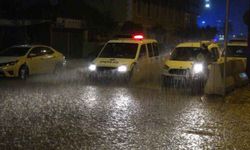 Meteoroloji'den kuvvetli sağanak ve fırtına uyarısı! Çok sayıda ilde yağış bekleniyor