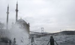 İstanbul'da hava aniden soğuyor: AKOM'dan fırtına uyarısı!
