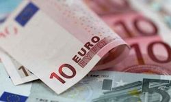 Dövizde ateş sönmüyor: Dolar ve Euro yükselişle başladı