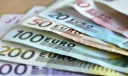 Piyasa hareketli: Dolar ve Euro haftaya yükselişle başladı