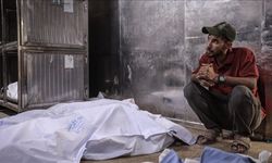 İsrail'in Gazze'ye düzenlediği saldırılarda 36'sı insani yardım bekleyen 89 Filistinli şehit oldu