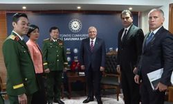 Bakan Güler, IDEF 2025’te Vietnam ve Pakistanlı mevkidaşlarını kabul etti