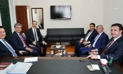DEVA, Gelecek ve Saadet Partisi genel başkanları TBMM'de kurulan komisyonun ardından üyelerle bir araya geldi