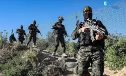 Kassam Tugayları, Gazze'de işgalci İsrail askerlerinin olduğu aracı hedef aldı