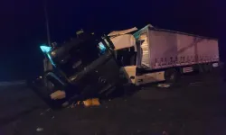 Amasya'da iki tırın çarpıştığı kazada 3 kişi yaralandı