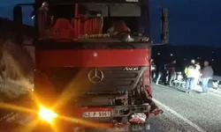 Afyonkarahisar'da tır ile otomobilin çarpıştığı kazada 4 kişi yaralandı