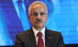 Bakan neden gülümsüyor? Bir ayrıntı gözlerden kaçtı! Medya Ombudsmanı fena yakaladı