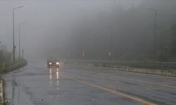 Sürücüler dikkat! Bolu Dağı'nda sis ve sağanak etkili oldu