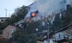 Bursa'da 2 katlı evde çıkan yangın söndürüldü