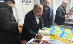 Dr. Talip Tuğrul, Elazığ Kitap Fuarında Okurlarıyla Buluştu