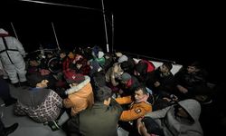 Ege'de can pazarı! Bot battı, ticari gemi yardıma koştu