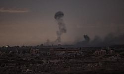 Gazze gece boyunca bombalandı! İsrail’in ateşkesten anladığı bu...